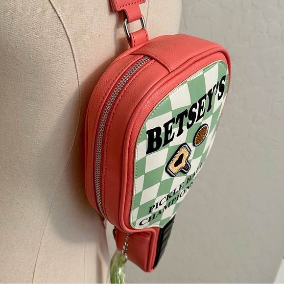 NEW BETSEY JOHNSON PICKLEBALL CHAMPIONSHIP CROSSBODY PADDLE BAG PICKLE ZIP PULL - Picture 12 of 13